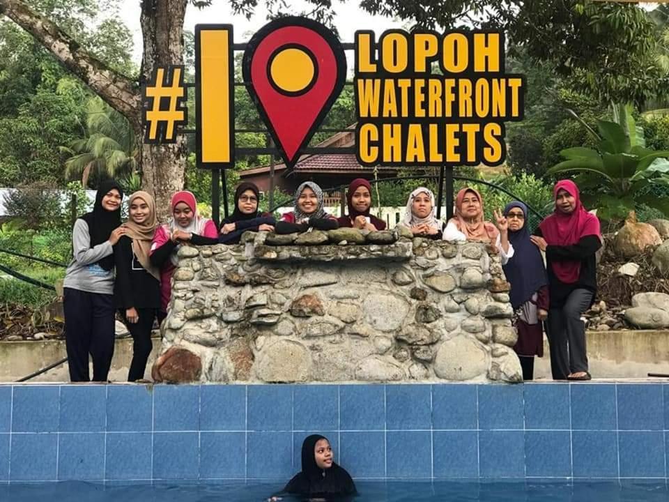 Lopoh Waterfront Budget Chalets Villa ฮูลูลางัต ภายนอก รูปภาพ