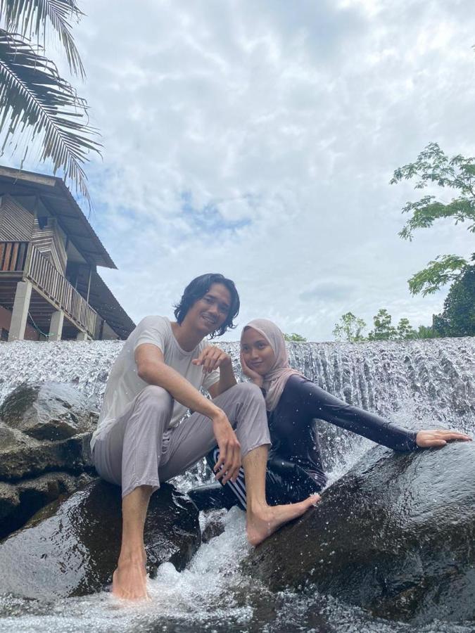 Lopoh Waterfront Budget Chalets Villa ฮูลูลางัต ภายนอก รูปภาพ