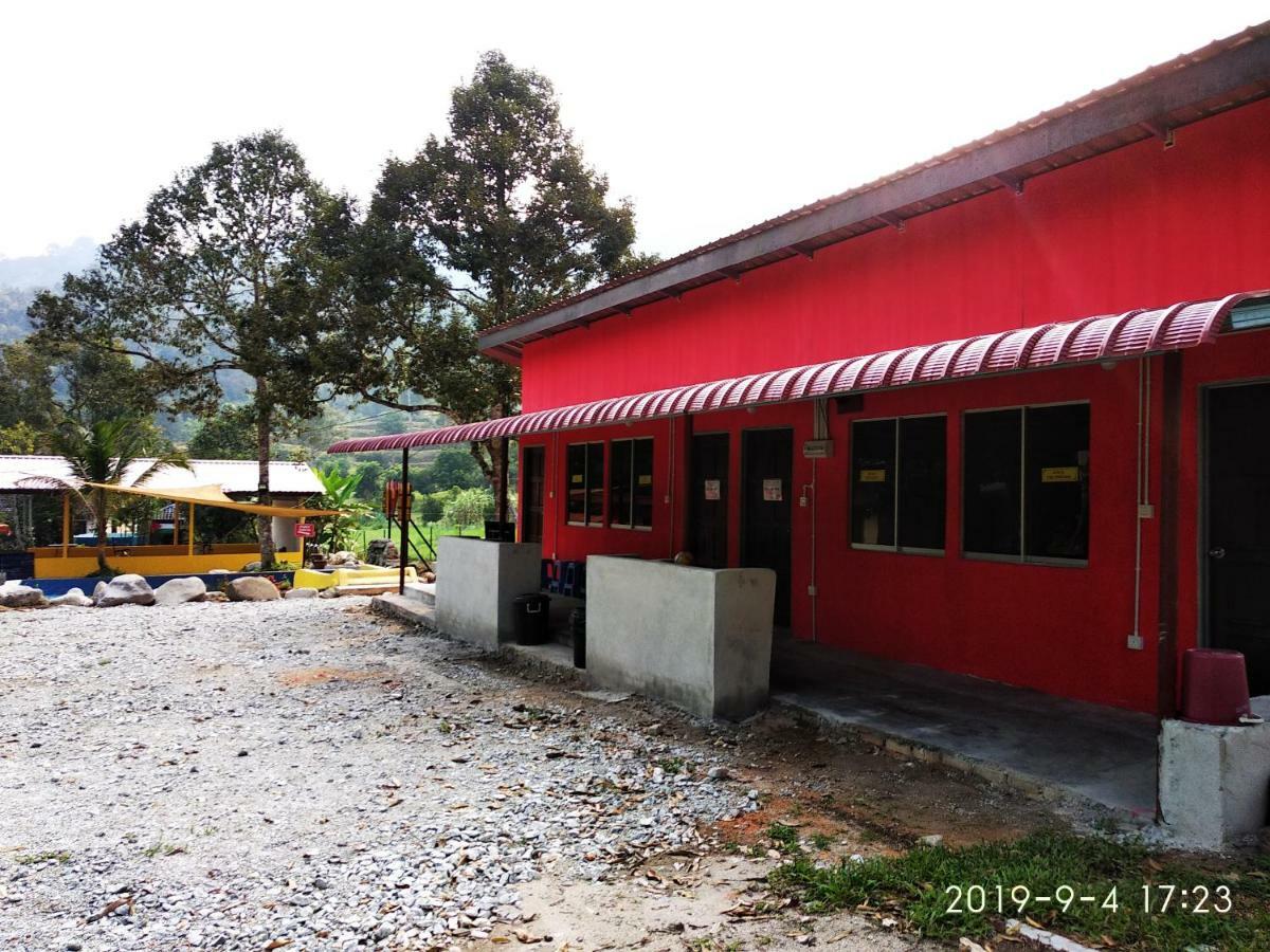 Lopoh Waterfront Budget Chalets Villa ฮูลูลางัต ภายนอก รูปภาพ