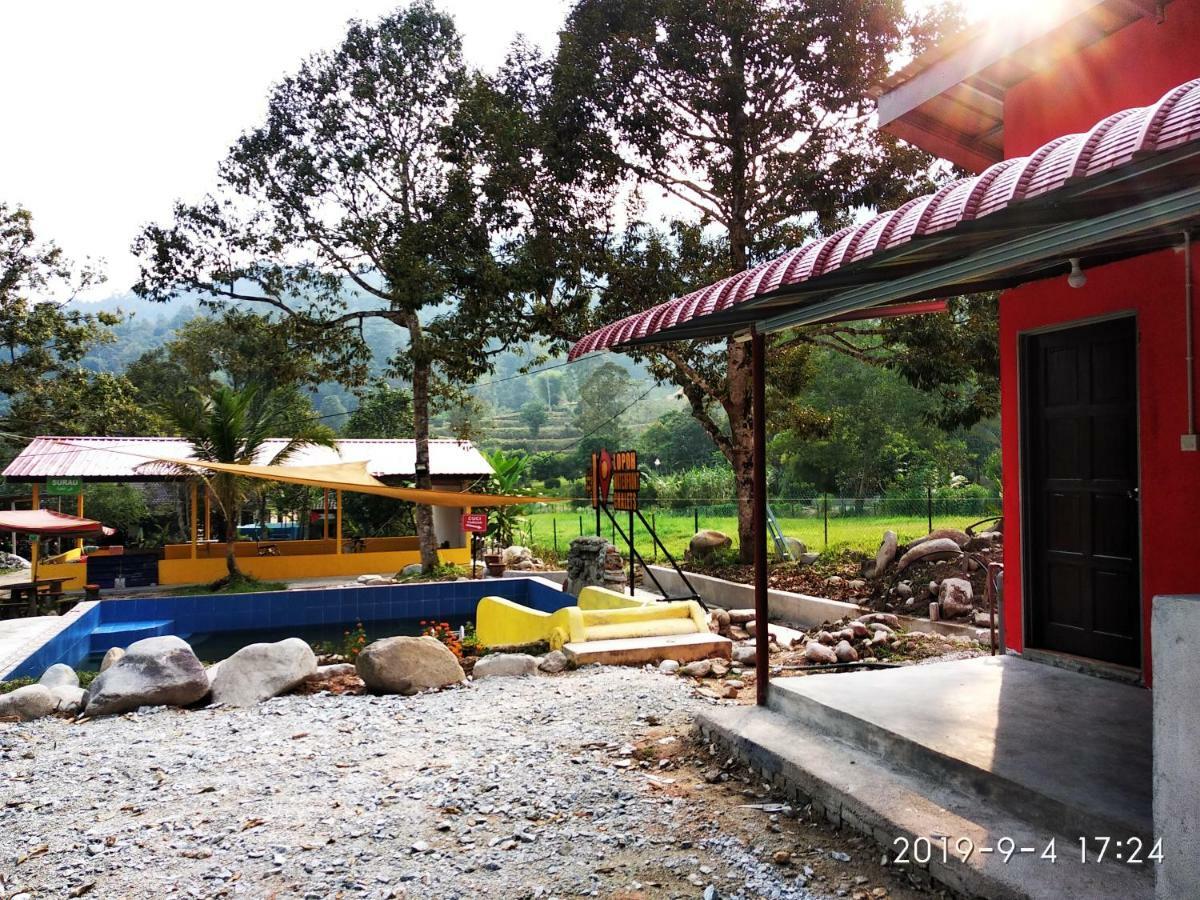Lopoh Waterfront Budget Chalets Villa ฮูลูลางัต ภายนอก รูปภาพ