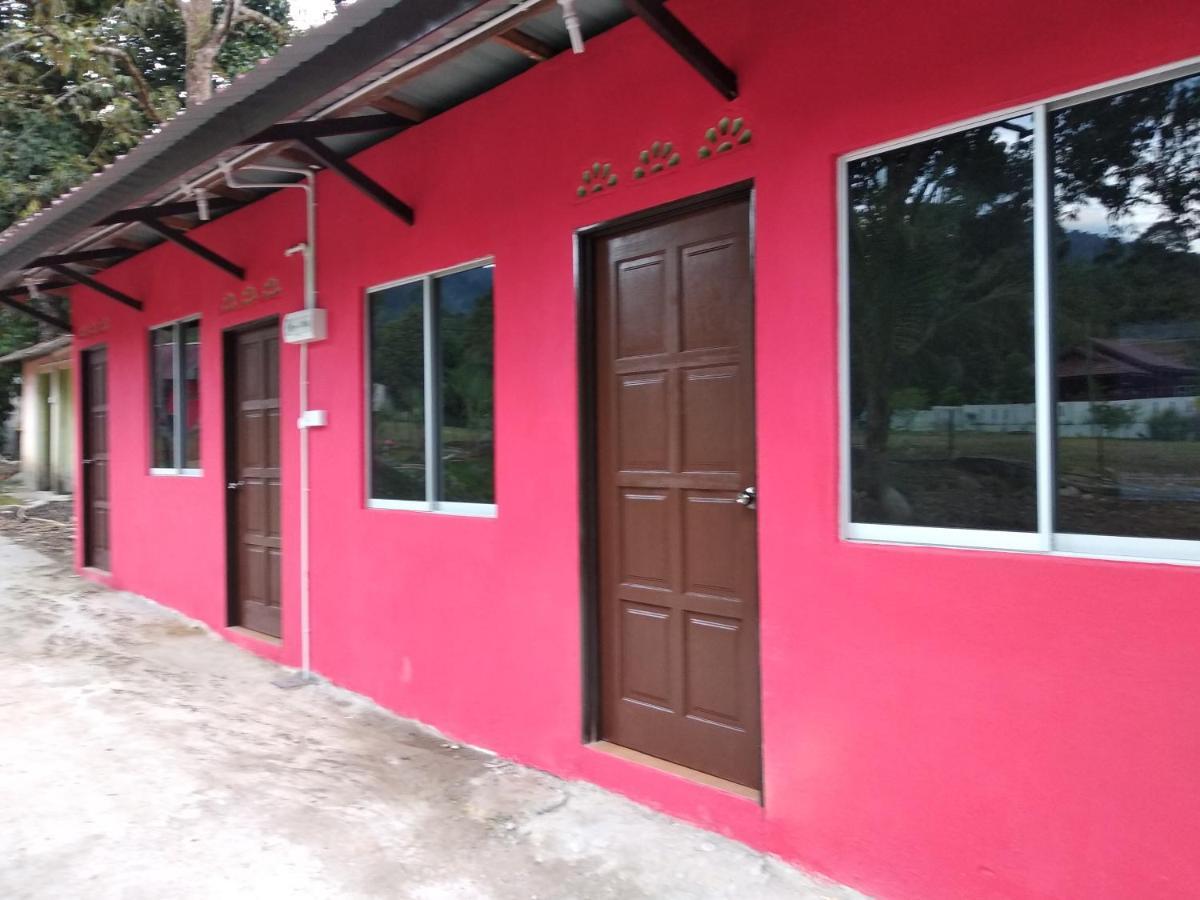 Lopoh Waterfront Budget Chalets Villa ฮูลูลางัต ภายนอก รูปภาพ